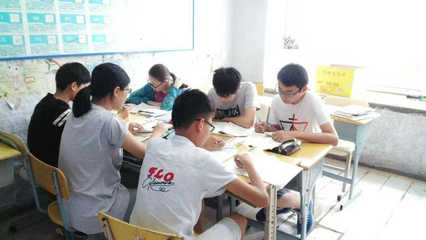 青島朗朗教育咨詢服務(wù) 專業(yè)引領(lǐng)，點(diǎn)亮未來(lái)教育之路